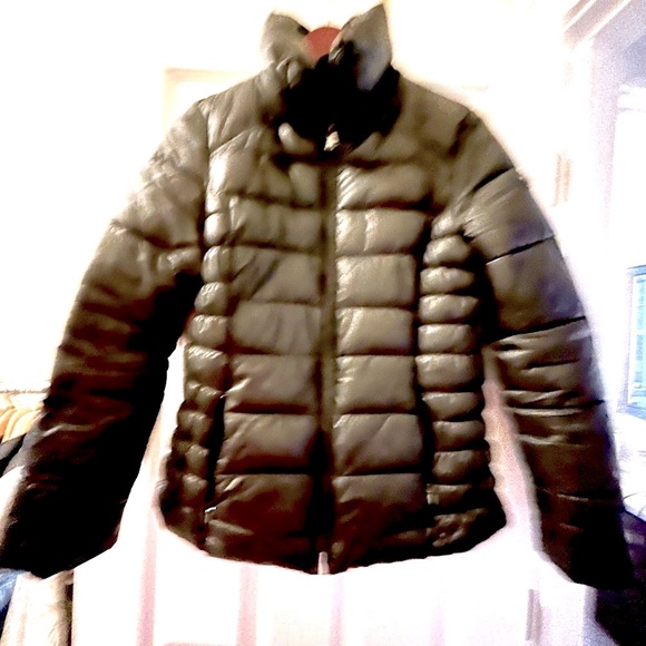 Guess Black Puffer Jacket Size Medium - Picture 3 of 3